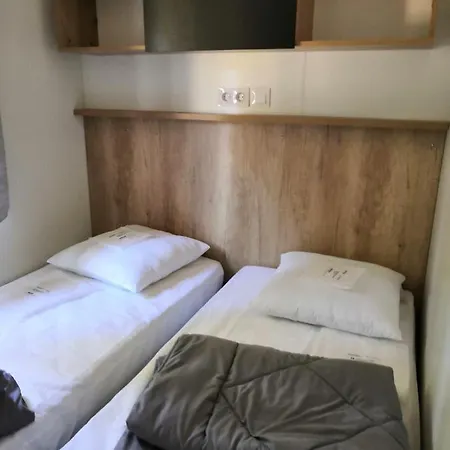 Mobil 5 Etoiles Hotel *