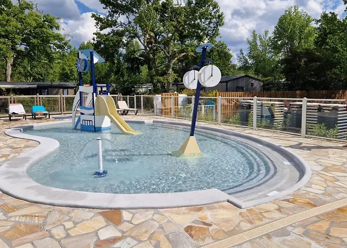 Mobil 5 Etoiles מלון