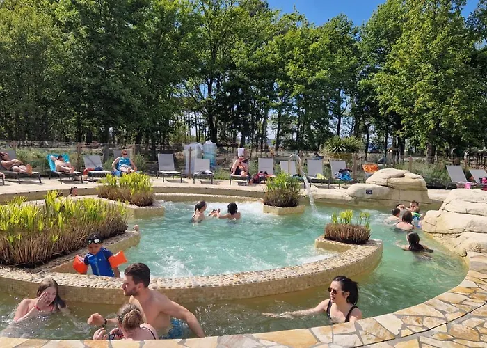 Mobil 5 Etoiles מלון