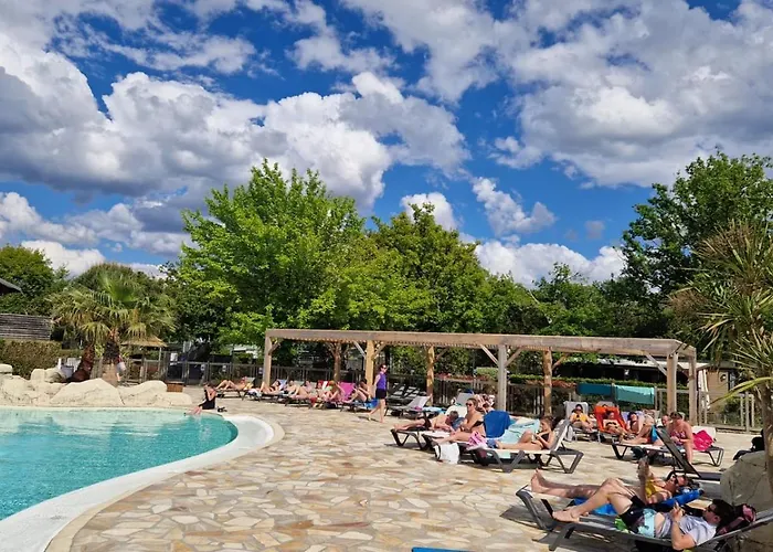 Mobil 5 Etoiles מלון ביסקארוס